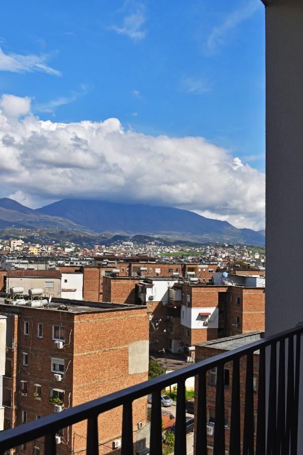 Vibrant Apartment Tirana Esterno foto