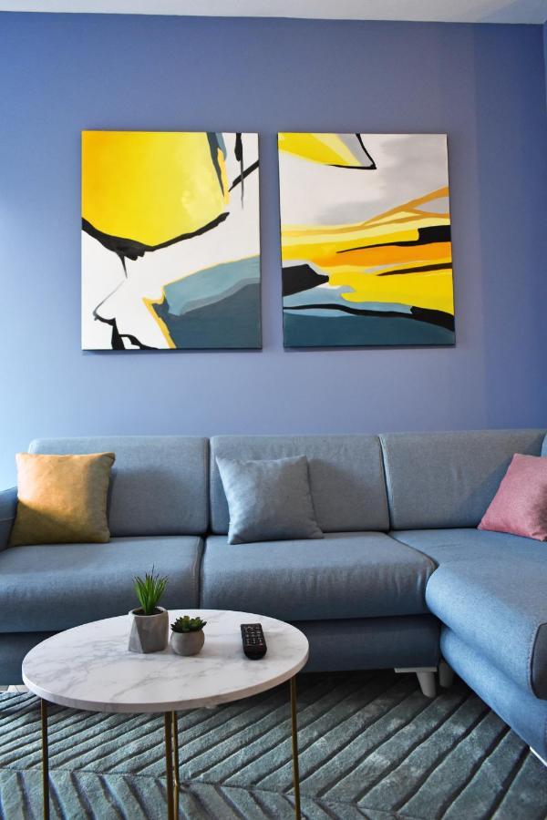 Vibrant Apartment Tirana Esterno foto